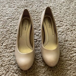 Classic nude heels